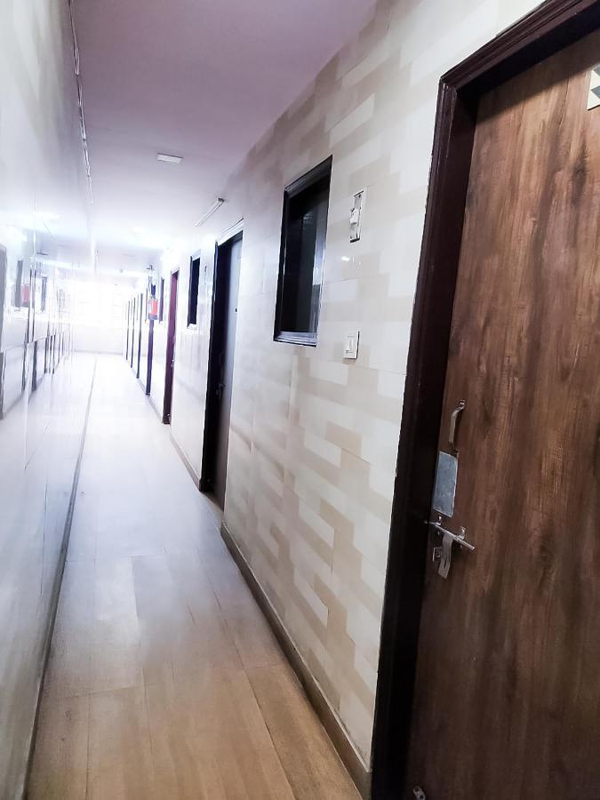 Roomshala 122 Hotel Park View - Near Adarsh Nagar ニューデリー エクステリア 写真